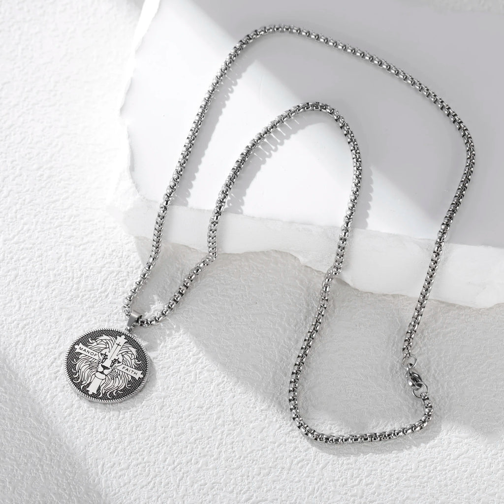 Cazador Vintage Man of Faith Lion Cross Pendant Necklace for Women Men Stainless Steel Box Chain Christian Faith Jewelry Gifts