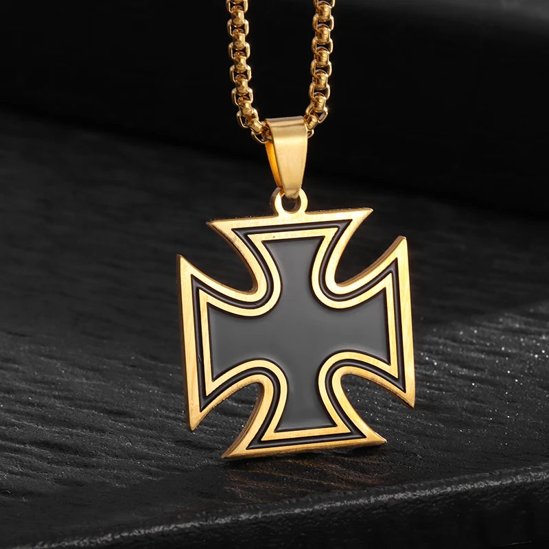 Templar Cross Round Medal Pendant Necklace — Stainless Steel