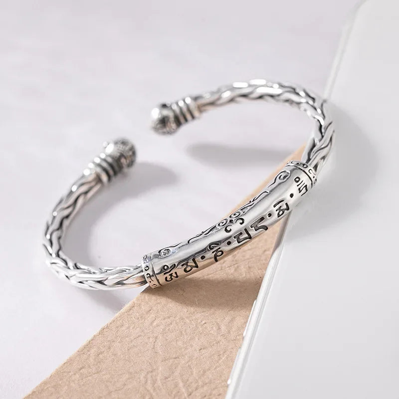 Skull Bracelet — Gothic Punk