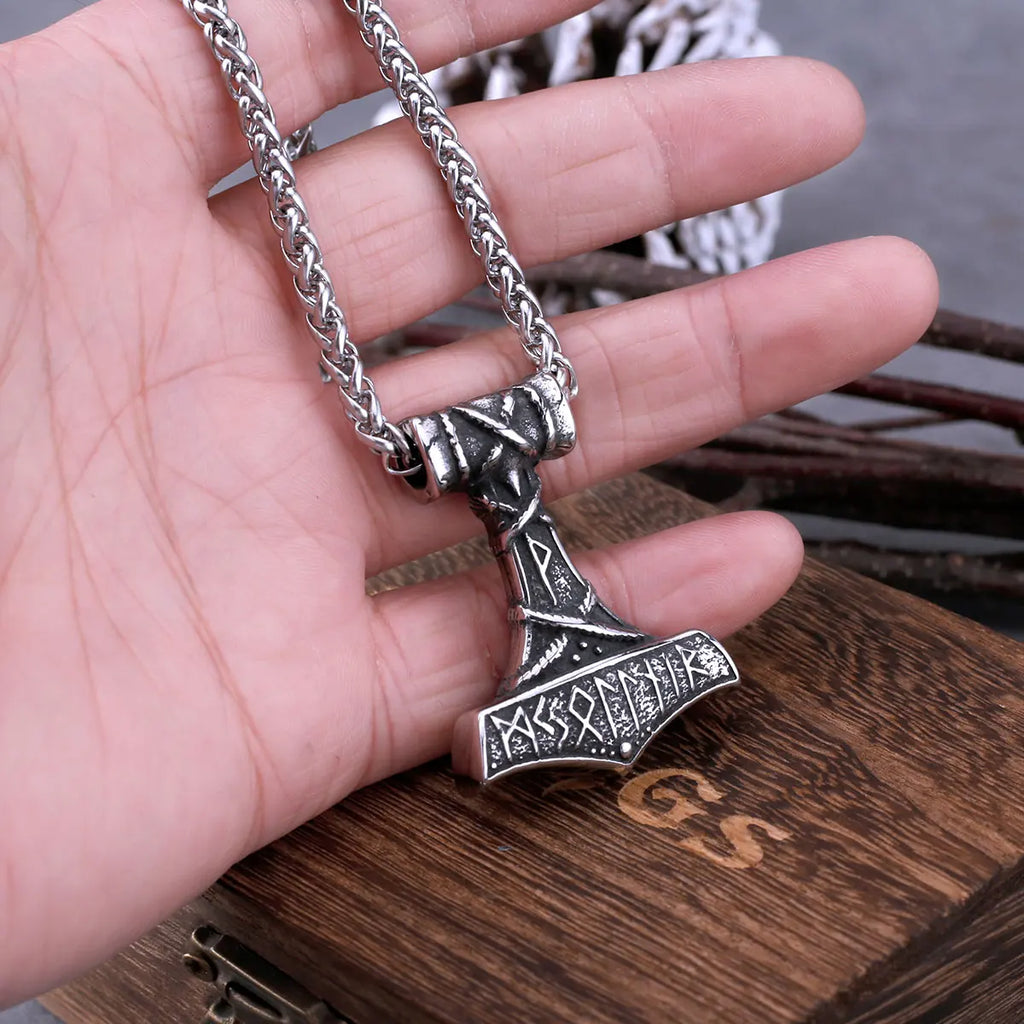 Vintage Nordic Vikings Anchor Odin Rune Necklace Men's Stainless Steel Fashion Mjolnir Hammer Pendant Necklace Punk