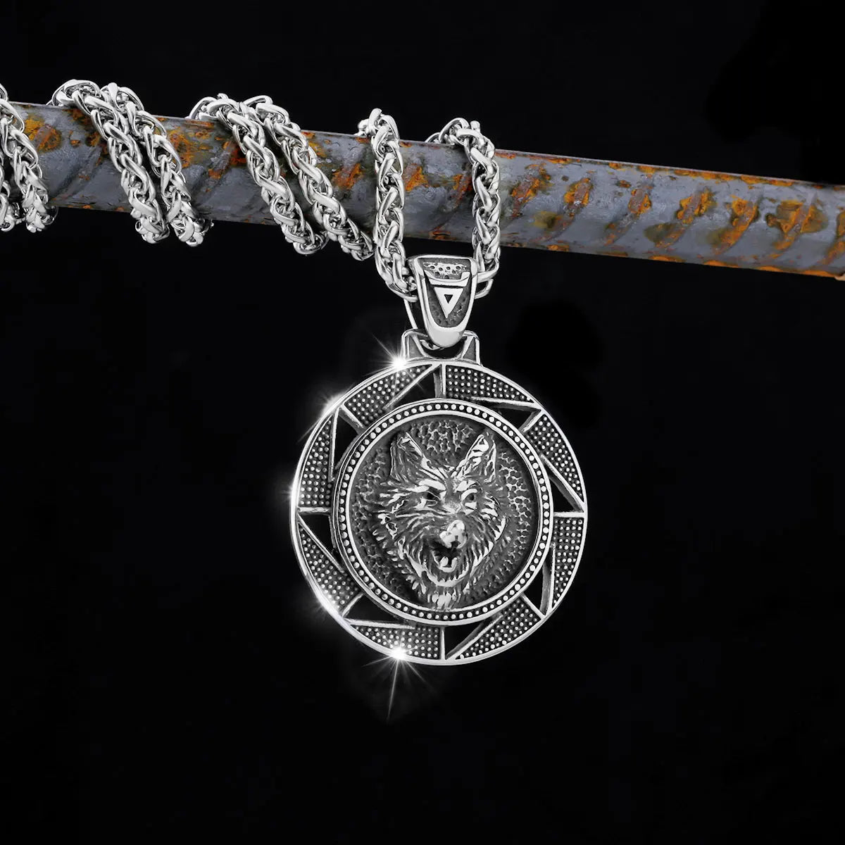 Wolf Head Viking Amulet Pendant Necklace — Stainless Steel