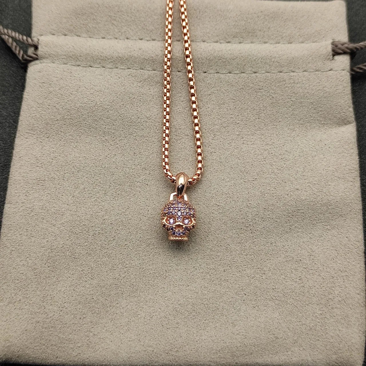 2025 New High-Quality Christmas Fashion Simple Skull Head Necklace Halloween Gift