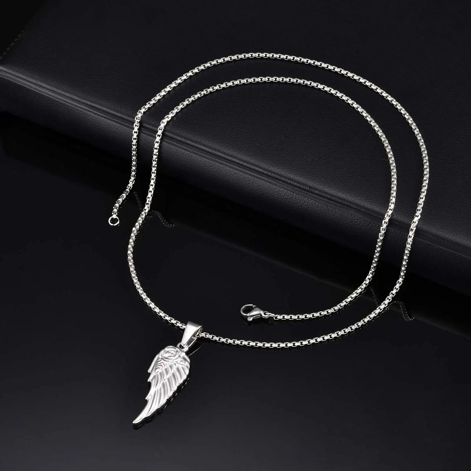 Vintage Silver Color Feather Pendant Necklace for Men Punk Hip Hop Long Chains Half Wing Necklace Stainless Steel Jewelry Gift
