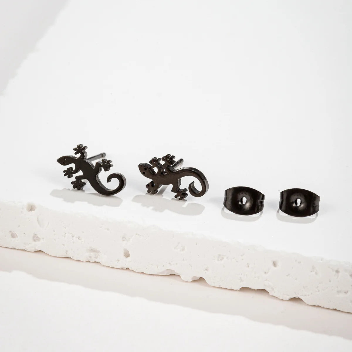 Hip Hop Stainless Steel Lizard Stud Earrings for Women Men Fashion Gecko Cocktail Earings Animal Ear Piercing Jewelry