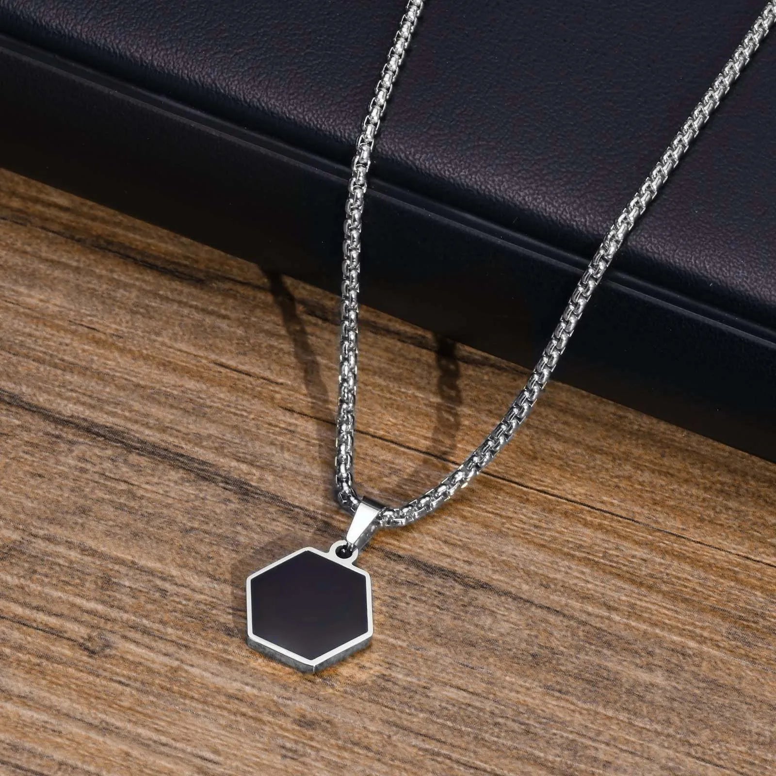 Simple Hexagon Necklaces for Men Boys,Waterproof Stainless Steel Geometric Pendant Collar, Black collar de hombres Jewelry