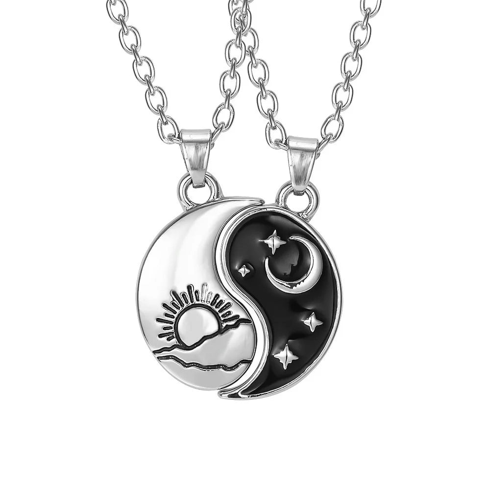 Vintage Sun Moon Tai Chi Necklace for Couple Chinese Style Yin Yang Dragon Pendant Clavicle Chain Best Friends Gift