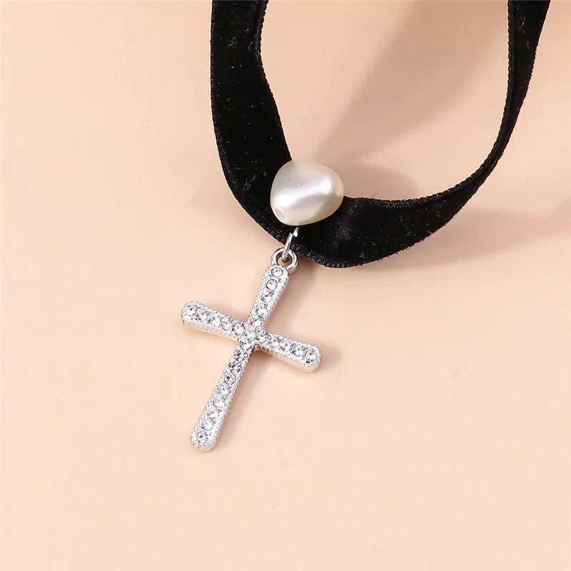 Aihua Gothic Crystsal Cross Pendant Black Velvet Necklace for Women Elegant Pearl Heart Choker Necklace Statement Jewelry