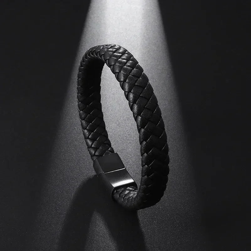 Vintage Punk Hand Woven Three Layer Leather Black Beaded Bracelet Magnetic Bracelet Clasp Men\\'s Charm Business Event Jewelry