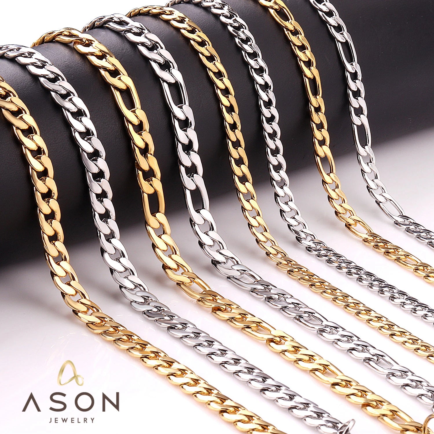 Vintage Cuban Chain Necklace — Gold