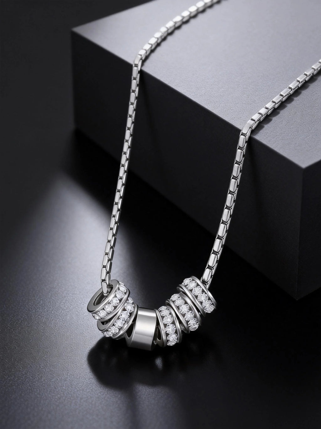 Stylish Luxury Zircon Round Ring Pendant Necklace, High Quality Waterproof Stainless Steel Necklace for Men, Fashion