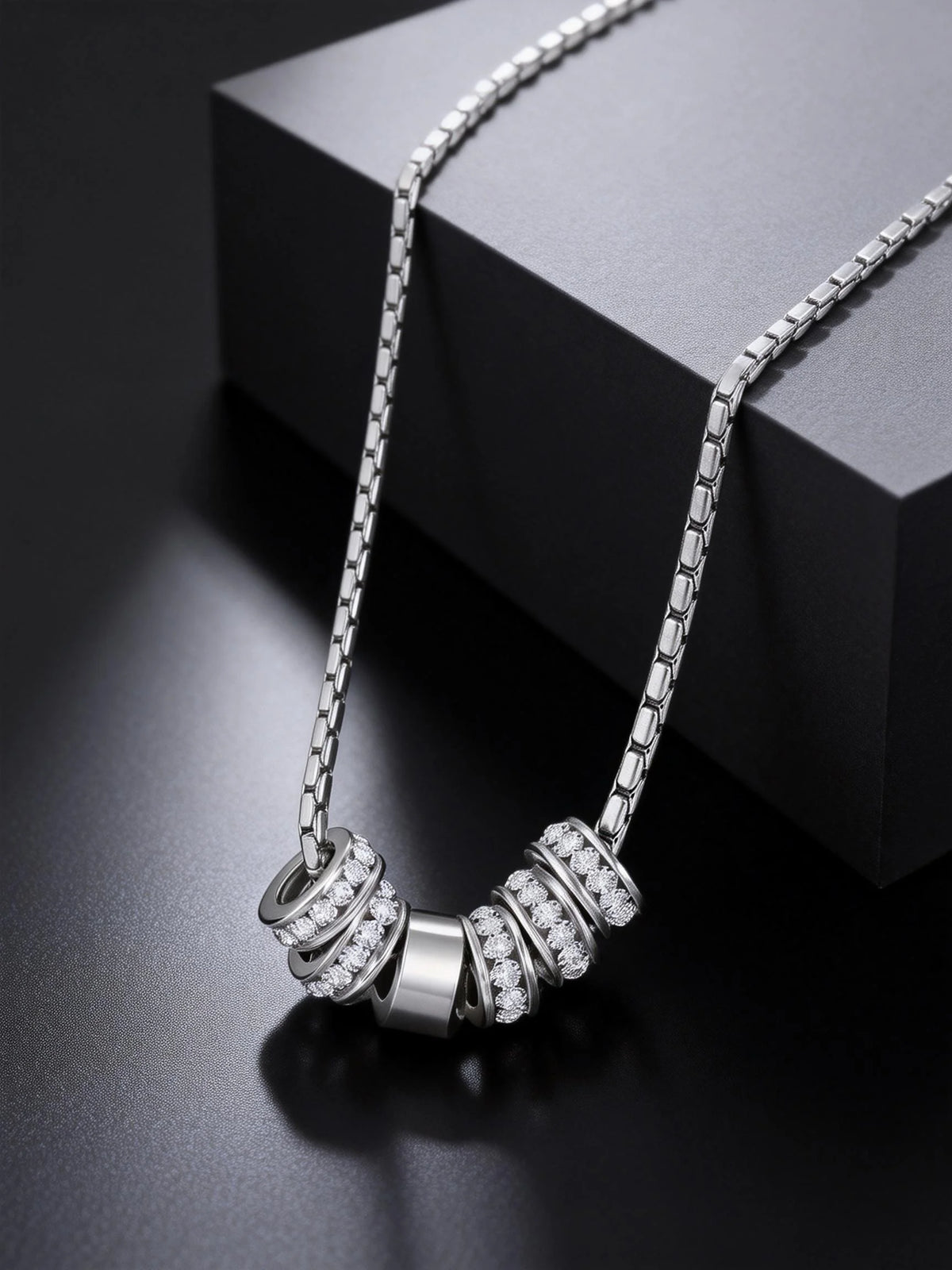 Stylish Luxury Zircon Round Ring Pendant Necklace, High Quality Waterproof Stainless Steel Necklace for Men, Fashion