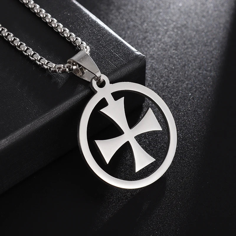 Templar Cross Round Medal Pendant Necklace — Stainless Steel
