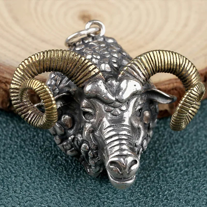 Retro Punk Turquoise Bull Head Pendant Necklace for Men Fashion Hip Hop Motorcycle Riding Trend Cool Personalized