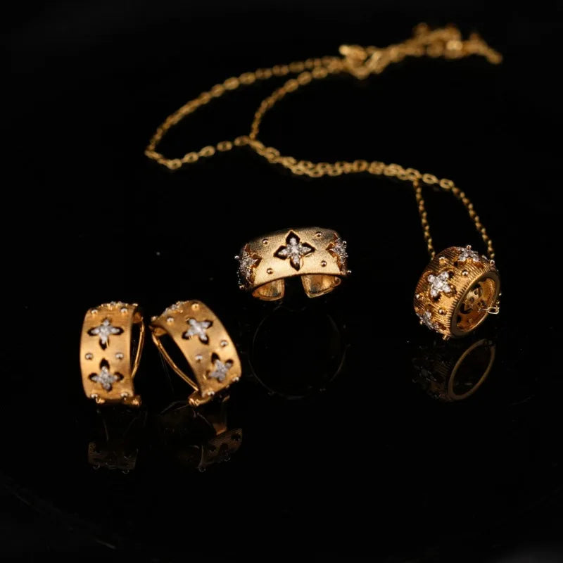 Four-Leaf Clover Pendant Necklace — Stainless