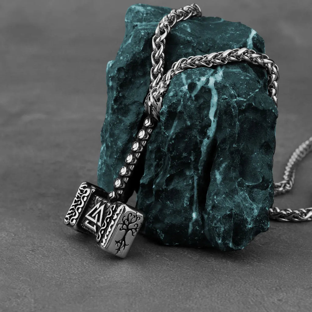 Nordic 316L Stainless Steel Thor's Hammer Pendant Necklace Men and Women Simple Creative Punk Amulet Necklace Jewelry
