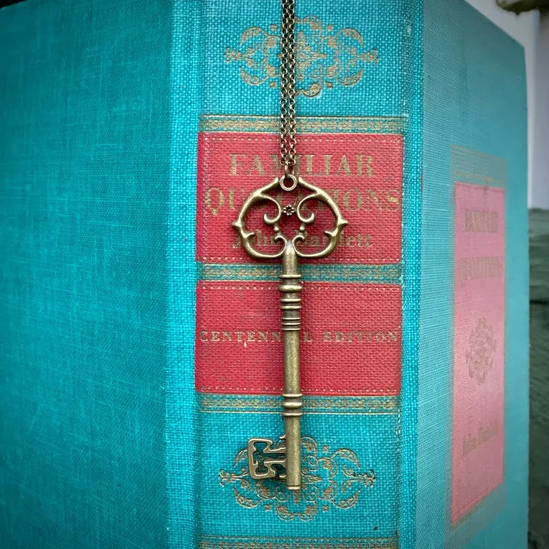 Antique Bronze Skeleton Garden Key Pendant Necklace — Zinc Alloy
