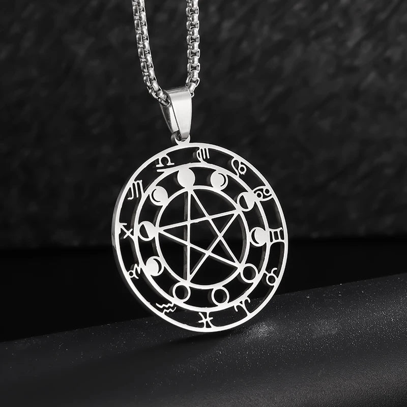 Jewelry Round Celtic Knot Necklace for Men Nordic Rune Amulet Fashion Sweater Necklace Gift