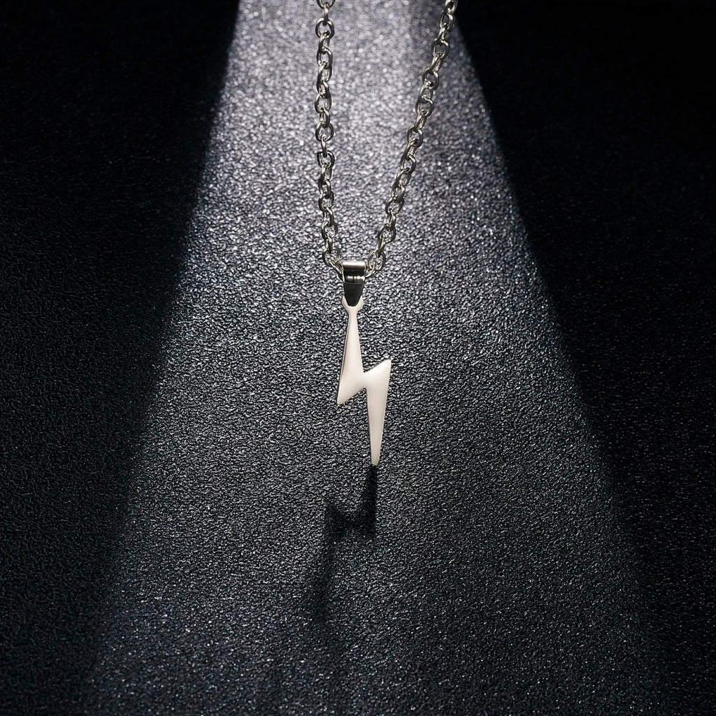 Stainless Steel Metal Lightning Shaped Pendant Necklace For Women Men Minimalist Geometric Lightning Clavicle Chain Jewelry Gift
