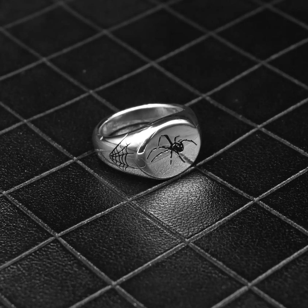 Gothic Spider Ring for Men & Women — Silver-Tone Band