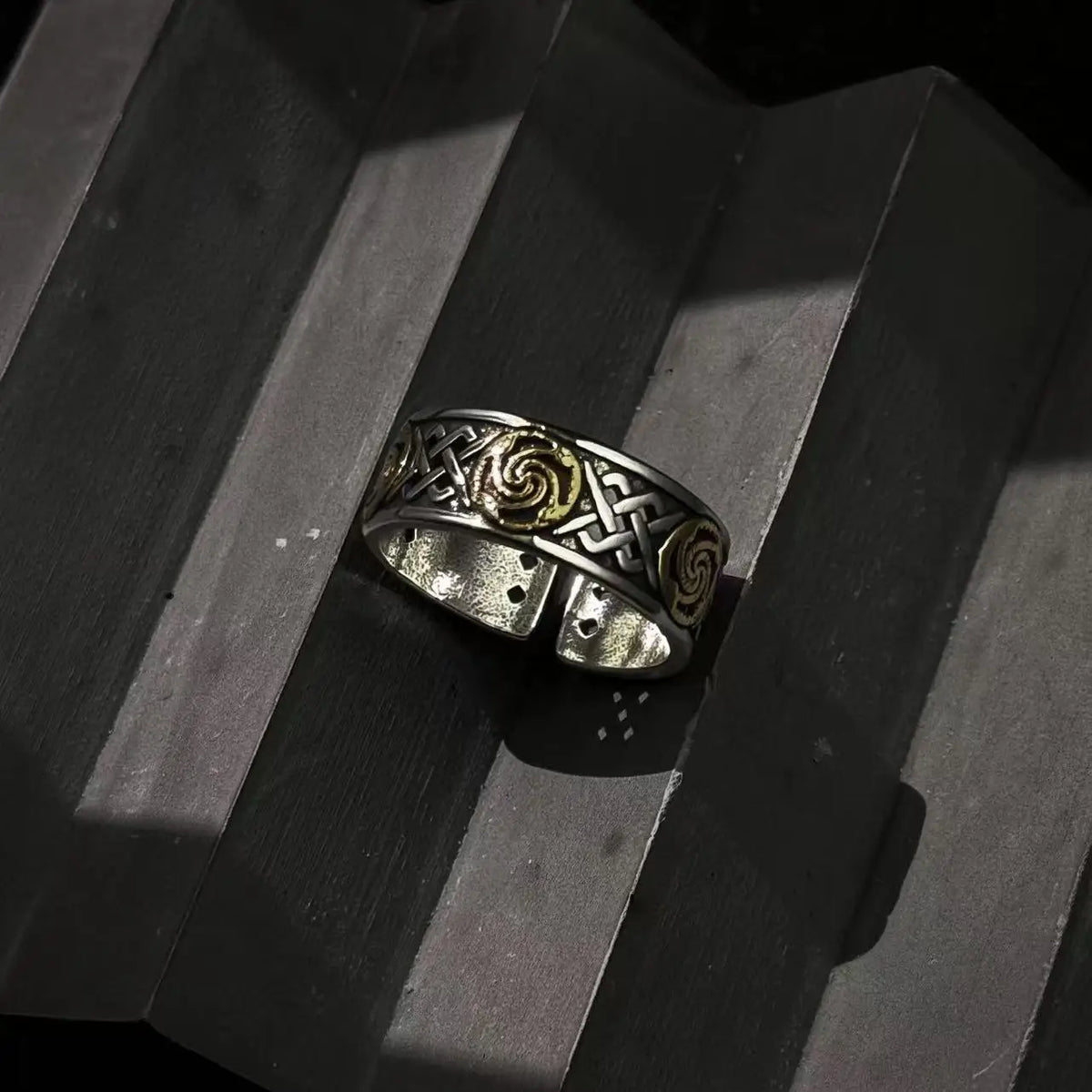 Celtic Dara Knot Spiral Open Ring — Silver-Tone