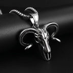 Retro Punk Turquoise Bull Head Pendant Necklace for Men Fashion Hip Hop Motorcycle Riding Trend Cool Personalized
