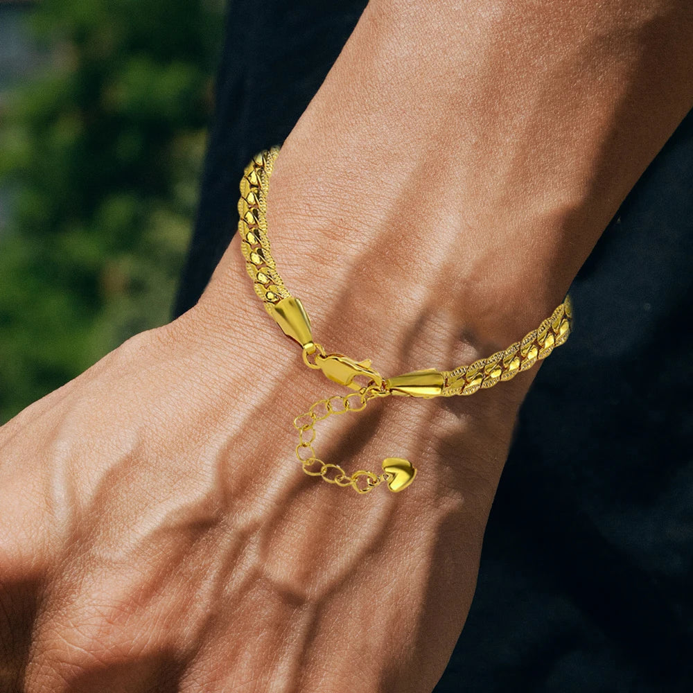 Gold Minimal Chain Bracelet Statement
