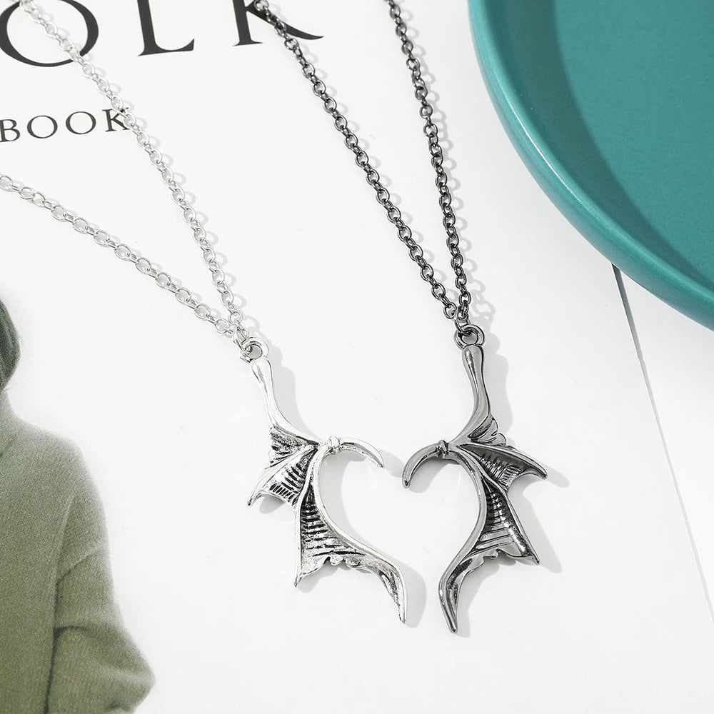 Gothic Split Wing Heart-Shaped Necklace Punk Bat Wings Pendant Unisex Jewelry Accessory for Valentine's Day Gift