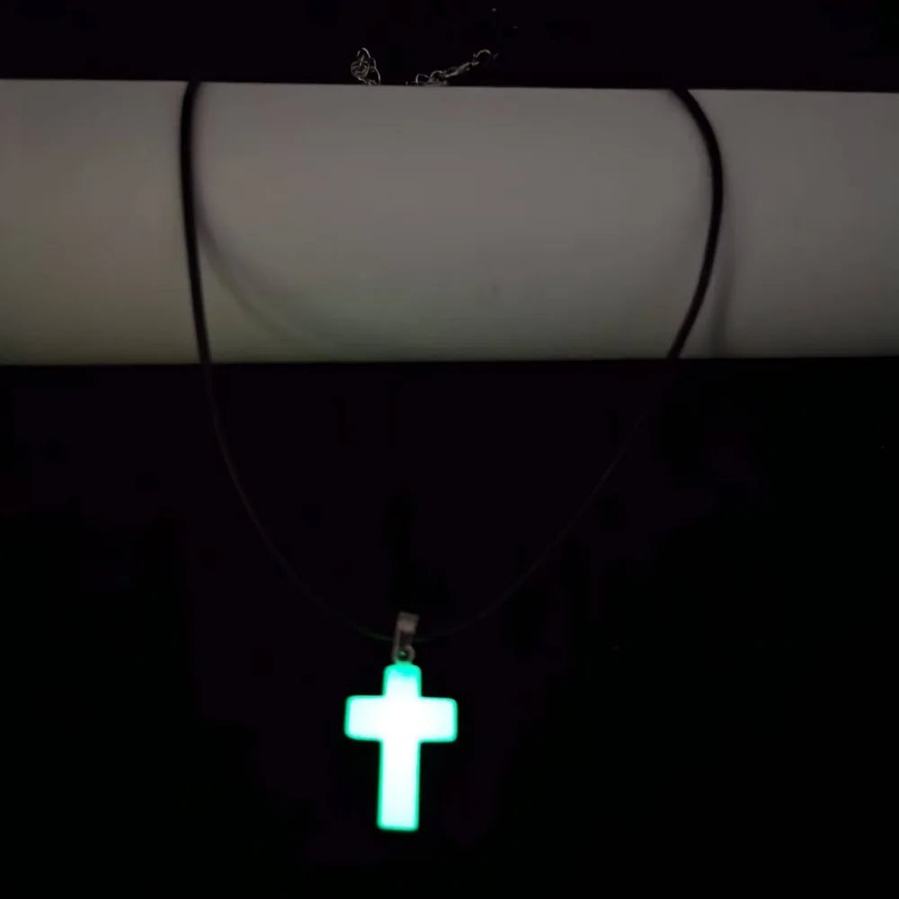Noctilucent Glowing Necklace Classic Cross Design Pendant Necklaces Luminous Necklace Night Fluorescence Glow In Dark Necklace