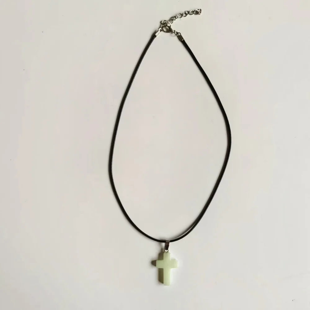 Noctilucent Glowing Necklace Classic Cross Design Pendant Necklaces Luminous Necklace Night Fluorescence Glow In Dark Necklace