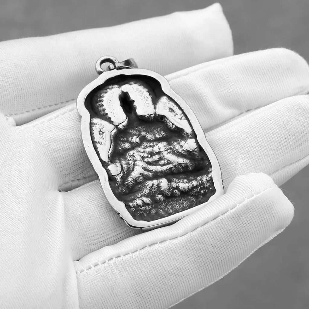 Stainless Steel Bodhisatva Buddha Necklace Men Women Fashion Retro Amulet Pendant Necklace High Quality Charm Jewelry Wholesale
