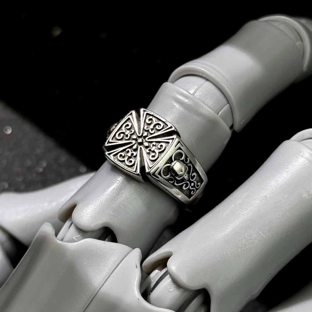 Croix de Guerre Rose Open Ring — Silver