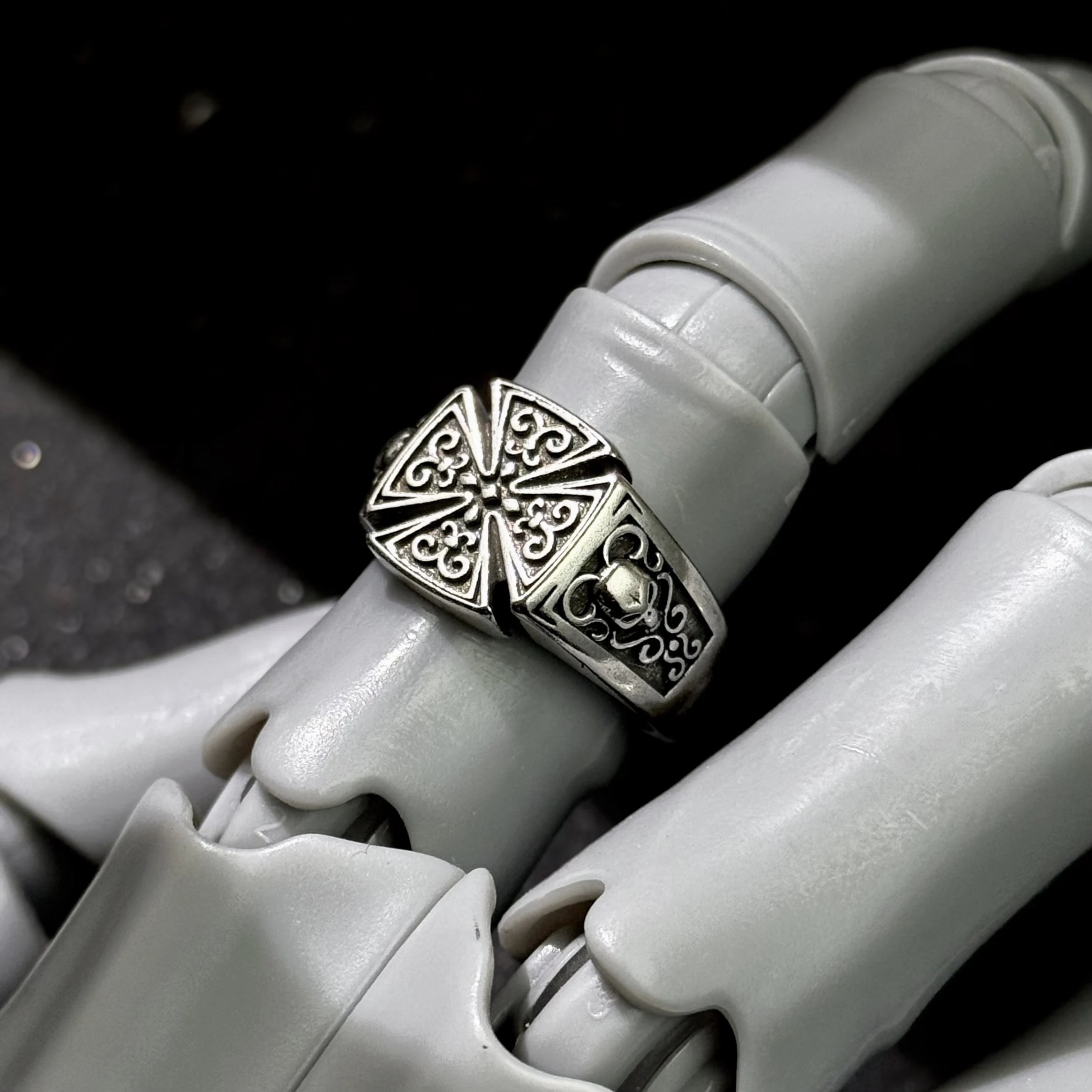 Croix de Guerre Rose Open Ring — Silver
