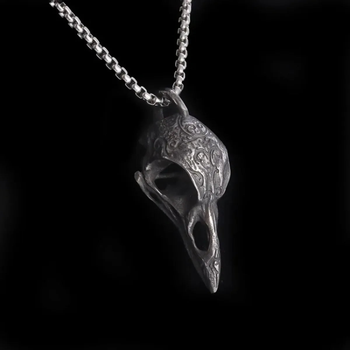 Nordic Crow Skull Pendant Necklace, Retro Animal Jewelry for Men, Lucky Amulet Gift, Viking Style