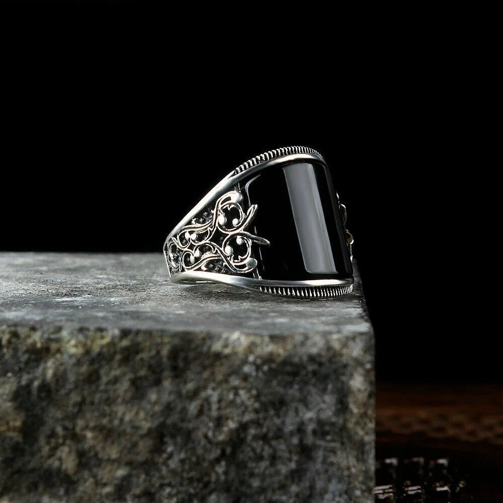 Retro Curved Black Resin Onyx Ring For Men Classic Metal Designer Ring Jewelry Gothic Rock Hiphop Unisex Accessories