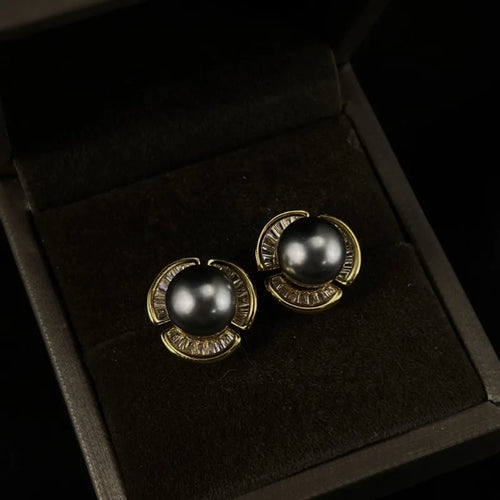 18K Gold Pearl Stud Earrings — Gold