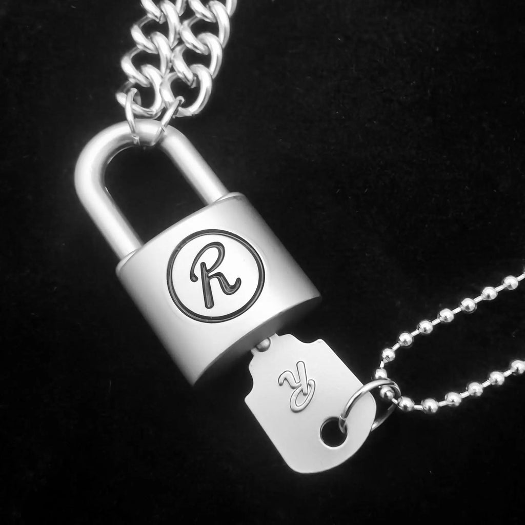 Luxury R Lock Necklace Punk Rock Buckle Pendant Necklace Female Trend Necklace For Women Men Girls Party Jewelry