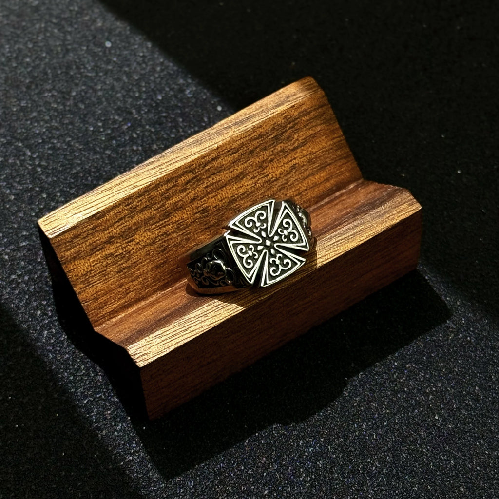 Croix de Guerre Rose Open Ring — Silver
