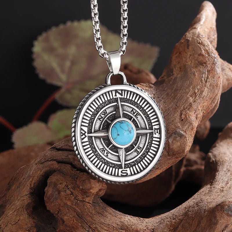 Jewelry Round Celtic Knot Necklace for Men Nordic Rune Amulet Fashion Sweater Necklace Gift