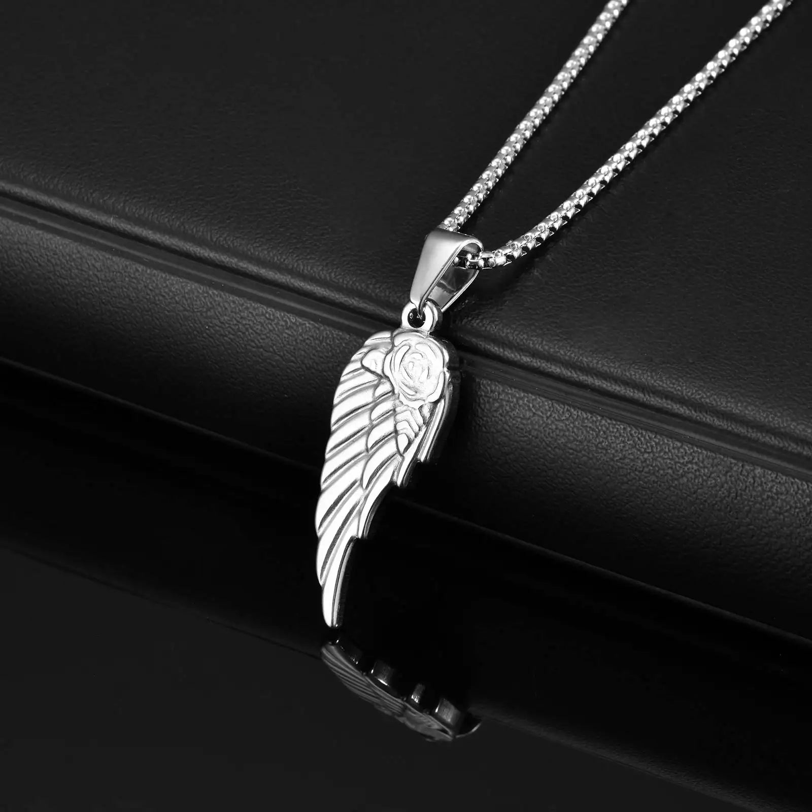 Vintage Silver Color Feather Pendant Necklace for Men Punk Hip Hop Long Chains Half Wing Necklace Stainless Steel Jewelry Gift