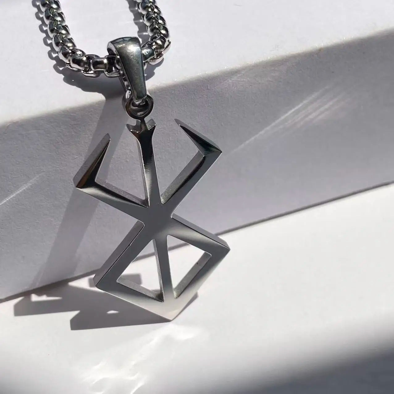 High-quality stainless steel Berserker Rune Symbol Necklace Nordic Logo Steel Emblem Norse Amulet Talisman Sign Necklace Jewelry