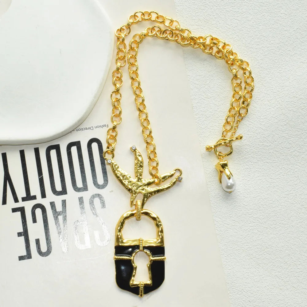 1PC Metal Alloy Pigeon Lock Pendant Necklace For Women Jewelry Fashion Sweater Chain Necklace Accessories