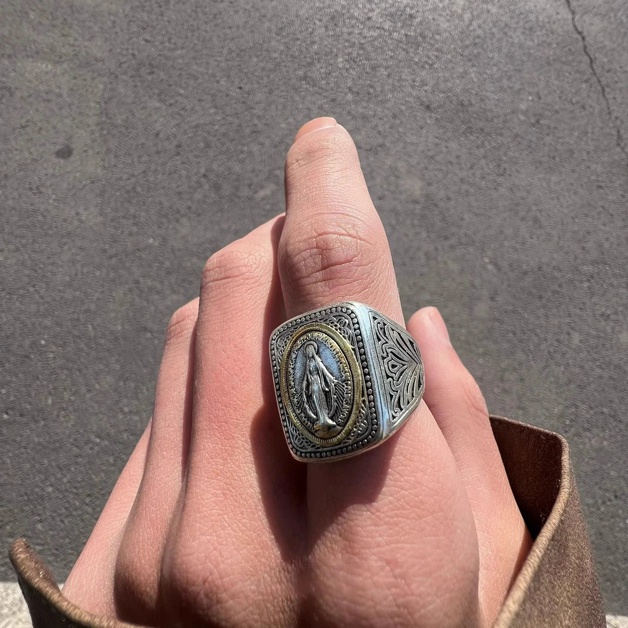 HX Silver Color Literary Faith Original Design By Our Lady of Notre Dame Ring Niche Style Hip-hop Retro Men and Women