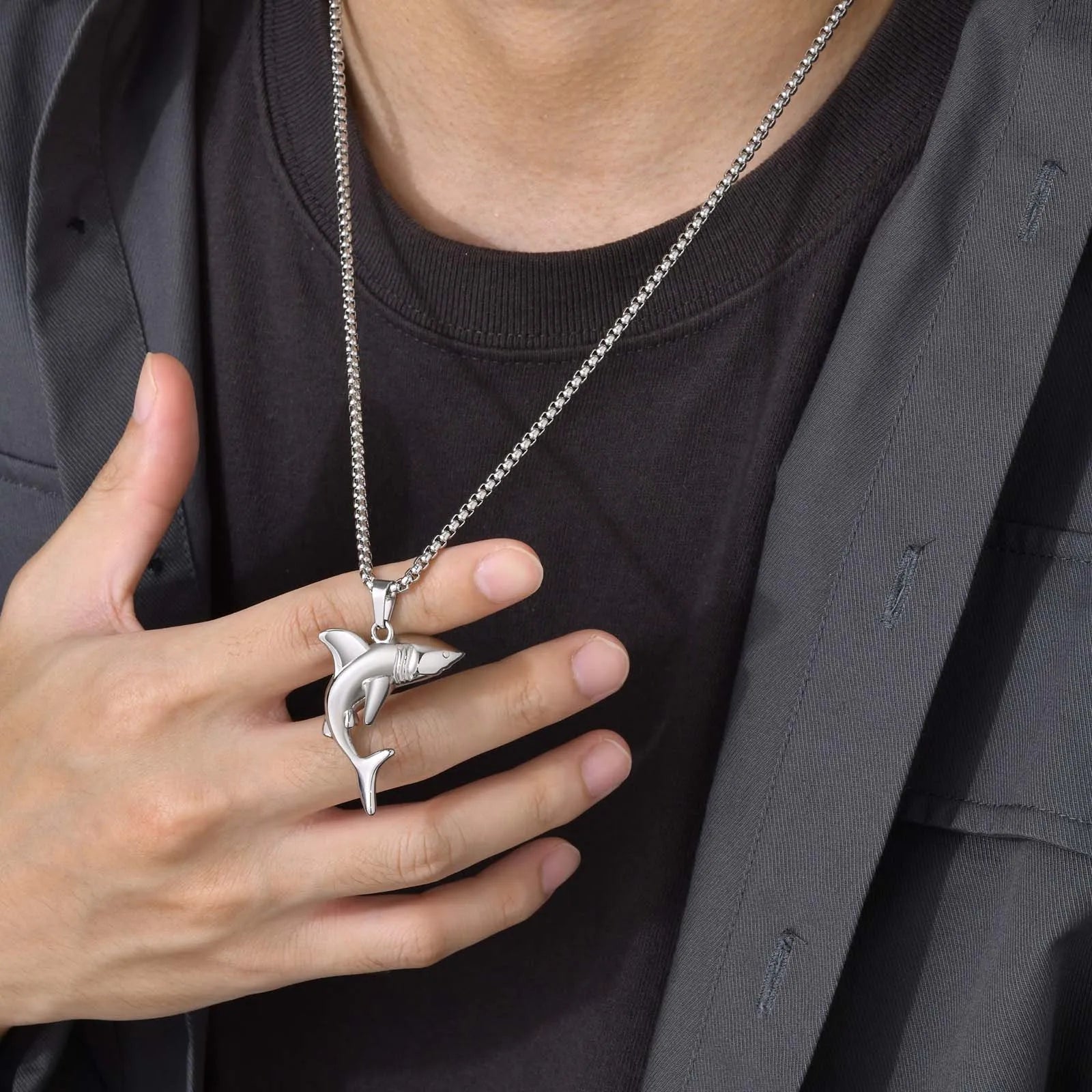 Vnox Stylish Shark Men Boys Necklaces,Rock Punk Animal Pendant Collar Jewelry with Stainless Steel Box Chain