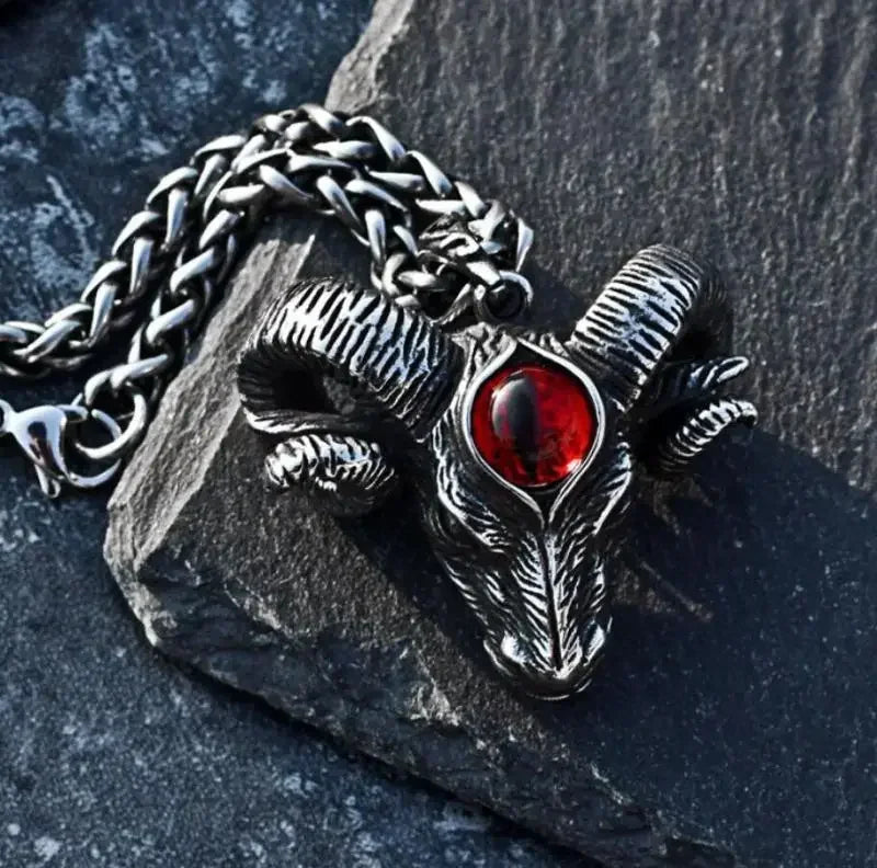 Retro Punk Turquoise Bull Head Pendant Necklace for Men Fashion Hip Hop Motorcycle Riding Trend Cool Personalized