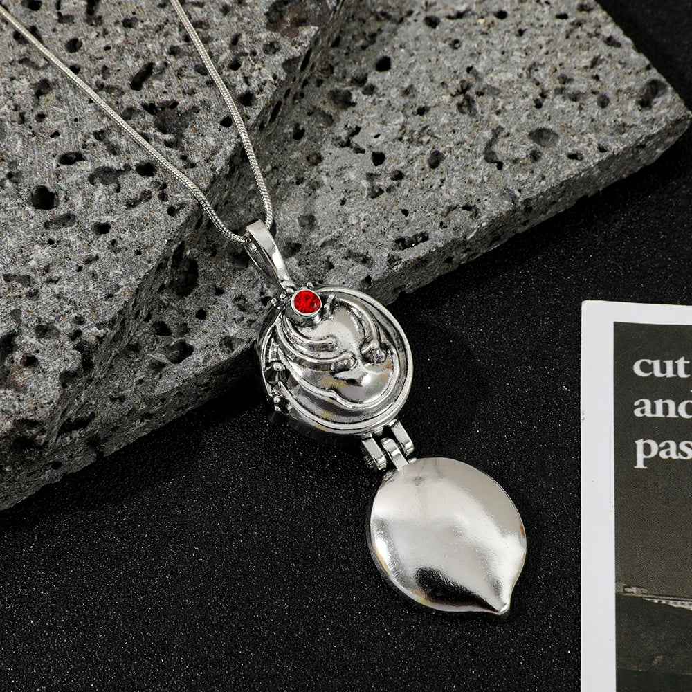 Vintage Personalized Pendant Ltem with Openable Pendant Chain Film Television Jewelry Gift Suitable for Collectibles