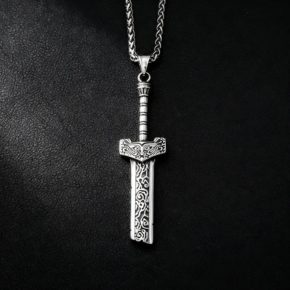 Distressed Cloud Pattern Broken Blade Stainless Steel Pendant Necklace Unisex Retro Punk Fantasy Warrior Accessory Fashion Gift