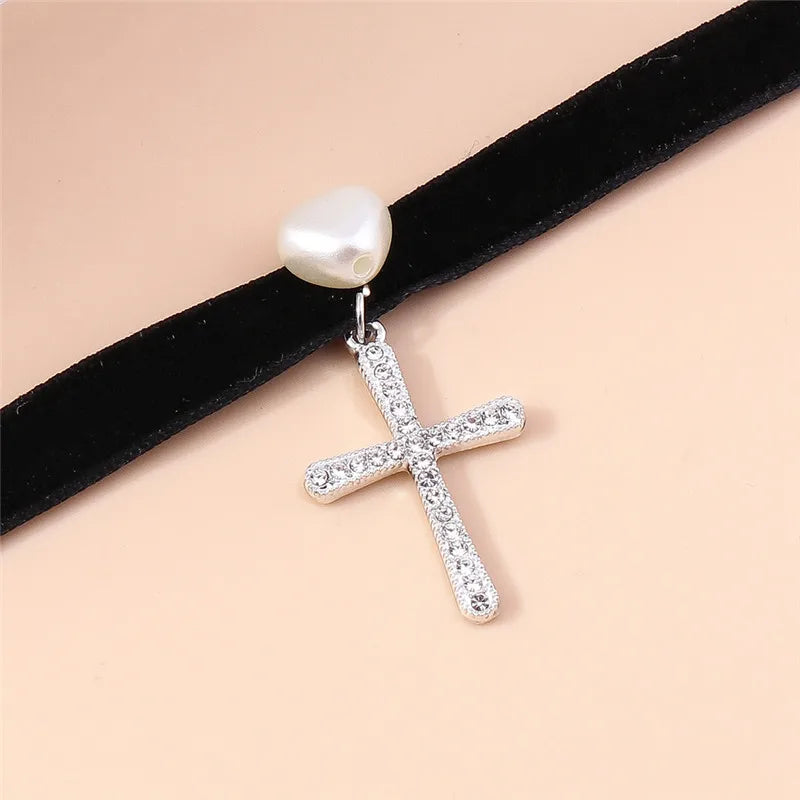 Aihua Gothic Crystsal Cross Pendant Black Velvet Necklace for Women Elegant Pearl Heart Choker Necklace Statement Jewelry