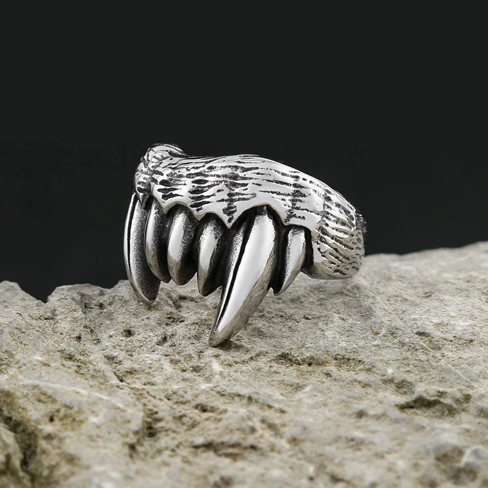Gothic Beast Teeth Ring — Stainless Steel