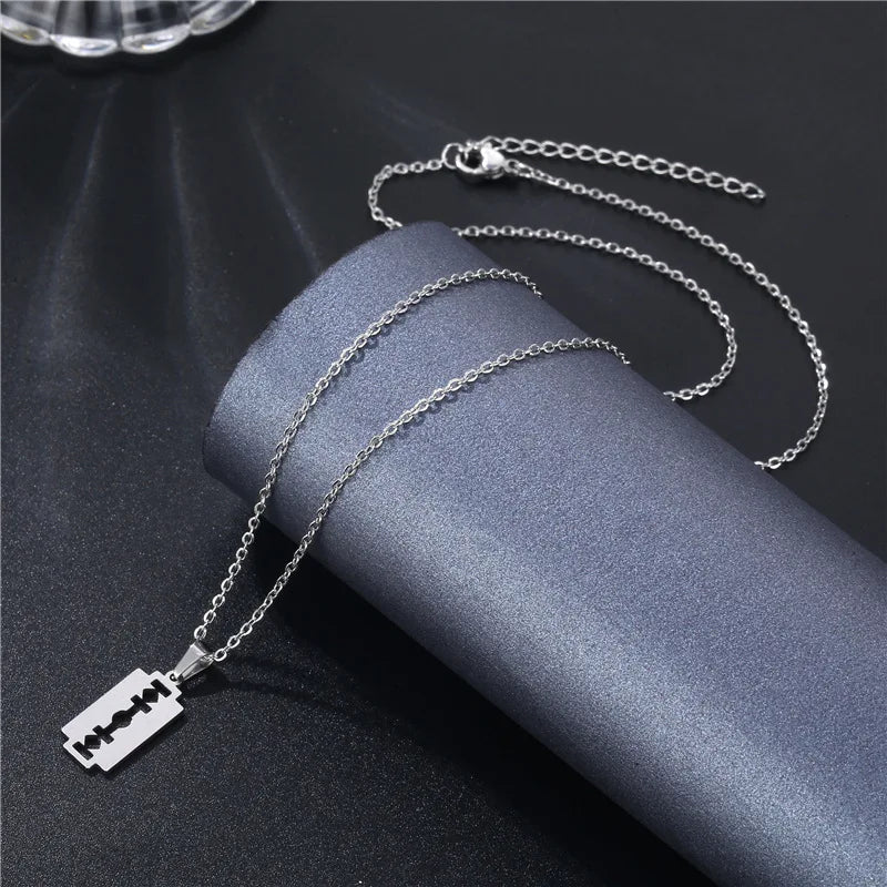 Creative Blade Pendant Necklace Punk Clavicle Chain for Women Men Fashion Metal Sweater Chain Jewelry Accessories Gift