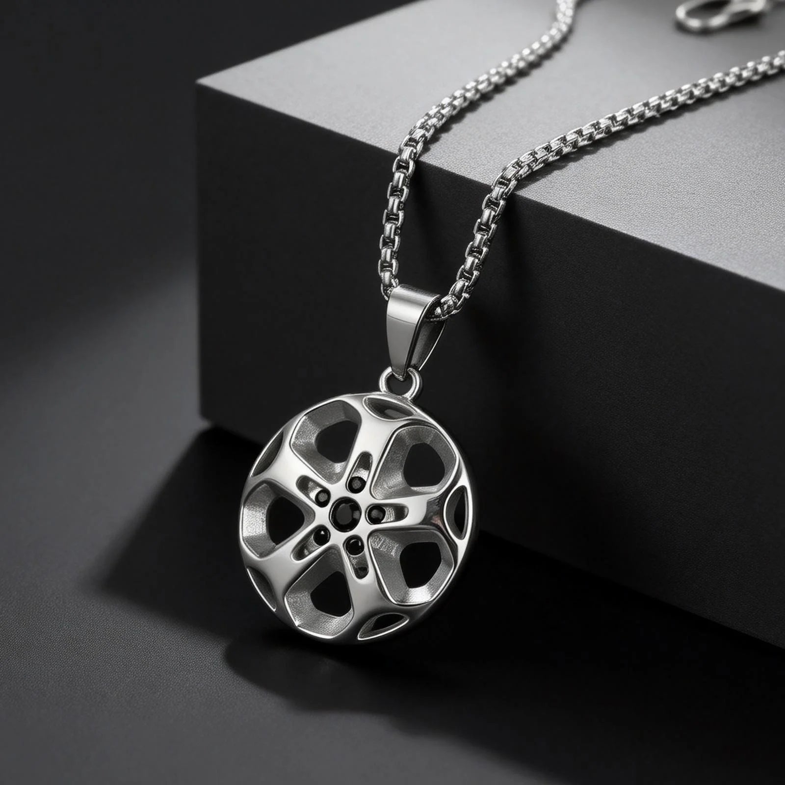 Creative Unique Wheel Hub Pendant Necklace Inlaid Cubic Zircon Stainless Steel Necklace Fashion Punk Jewelry for Men Gift